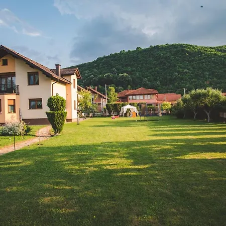 アパート Aventurin Superior Bihać