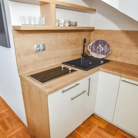 Aventurin Superior Apartman Bihać
