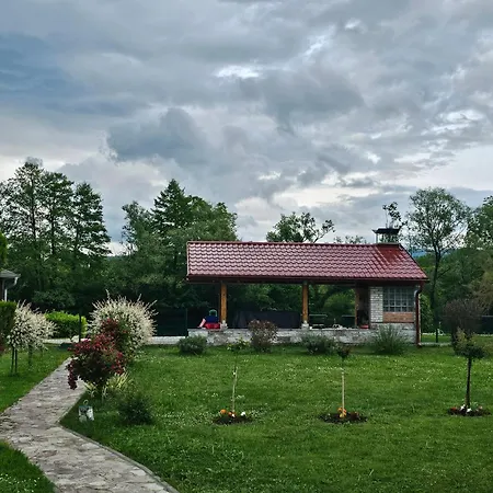 アパート Aventurin Superior Bihać