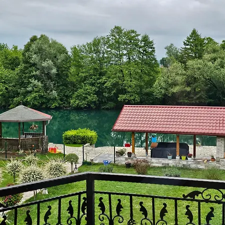 アパート Aventurin Superior Bihać